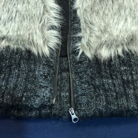 LOFT fleece lined faux fur/knit vest - Picture 3 of 11